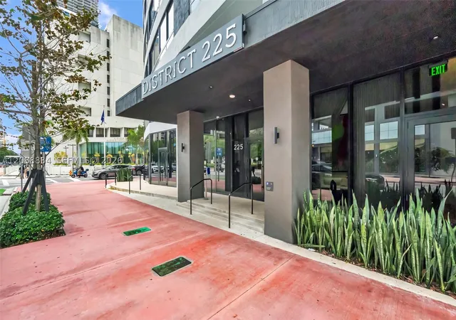 Photo 3 of Condo for sale at 225 N Miami Ave #2208, Miami, FL 33128 | MLS# A12088834 | Listing updated on 2026-09-15