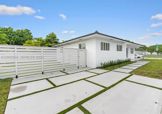 Photo 1 of Single family home for sale at 3900 Sw 67th Avenue, Miami, FL 33155 | MLS# A12087838 | Listing updated on 2026-09-15