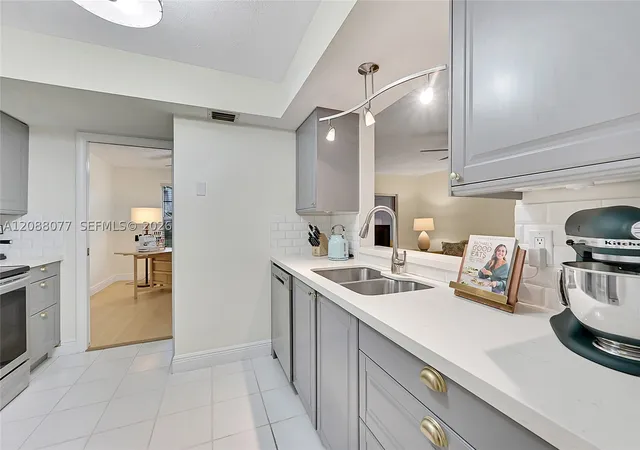 Photo 3 of Condo for sale at 306 Nw 69th Avenue #162, Plantation, FL 33317 | MLS# A12088077 | Listing updated on 2026-09-15