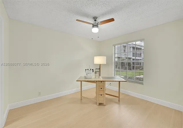 Listing Photo 5 - Condo for sale in building located at 306 Nw 69Th Ave, Plantation, FL 33317 - Unit #162