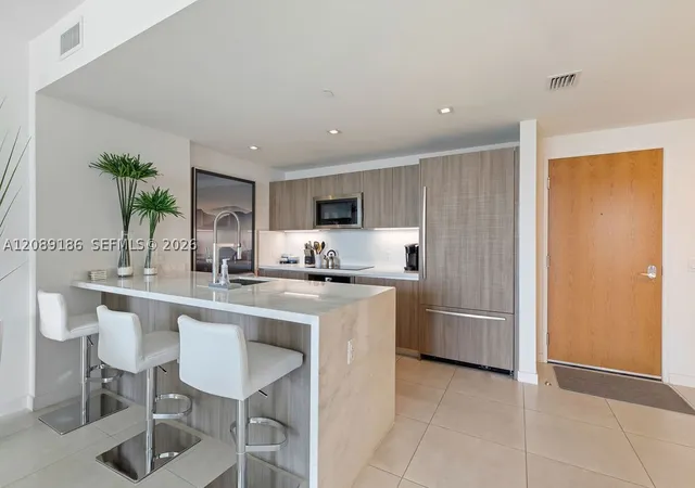Photo 3 of Condo for sale at 401 N Birch Rd #610, Fort Lauderdale, FL 33304 | MLS# A12089186 | Listing updated on 2026-09-15