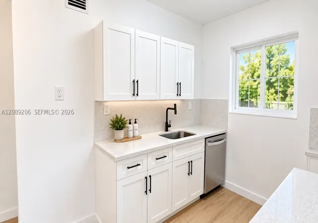 Photo 4 of Single family home for sale at 545 NW 29th Avenue, Fort Lauderdale, FL 33311 | MLS# A12089206 | Listing updated on 2026-09-15