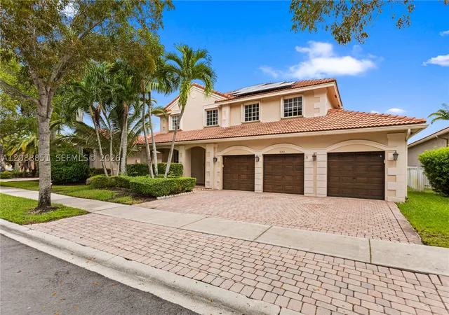 Photo 2 of Single family home for sale at 1642 Blue Jay Cir, Weston, FL 33327 | MLS# A12088851 | Listing updated on 2026-09-15