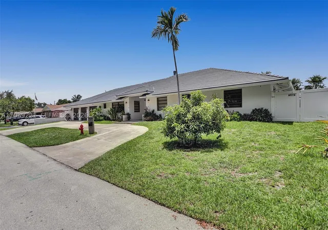 Photo 2 of Single family home for sale at 1531 Se 24th Terrace, Pompano Beach, FL 33062 | MLS# A12089221 | Listing updated on 2026-09-15