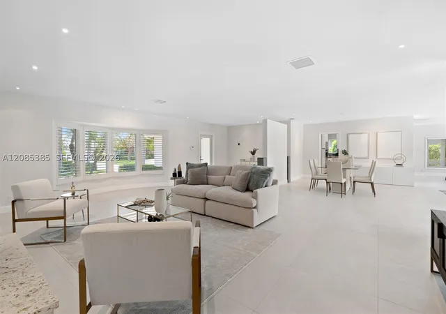 Photo 3 of Single family home for sale at 3061 NE 39th Street, Fort Lauderdale, FL 33308 | MLS# A12085385 | Listing updated on 2026-09-15