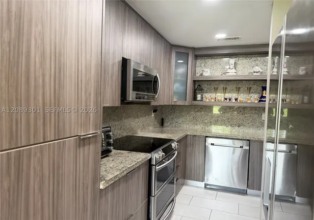 Photo 2 of Townhouse for sale at 10875 Nw 29th Mnr, Sunrise, FL 33322 | MLS# A12089301 | Listing updated on 2026-09-15