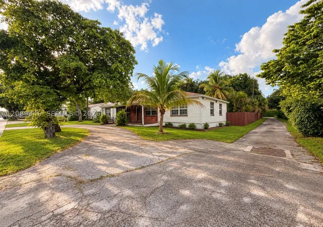 Photo 2 of Multi family home for sale at 1526 Ne 135th Street, North Miami, FL 33161 | MLS# A12089346 | Listing updated on 2026-09-21