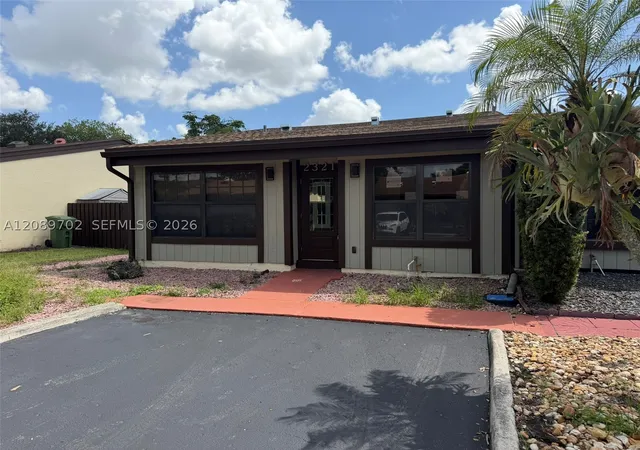 Photo 1 of Sale Pending at 2321 Poinsetta Ct, Pembroke Pines, FL 33026 | MLS# A12089702 | Listing updated on 2026-09-17
