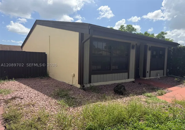 Photo 3 of Sale Pending at 2321 Poinsetta Ct, Pembroke Pines, FL 33026 | MLS# A12089702 | Listing updated on 2026-09-17