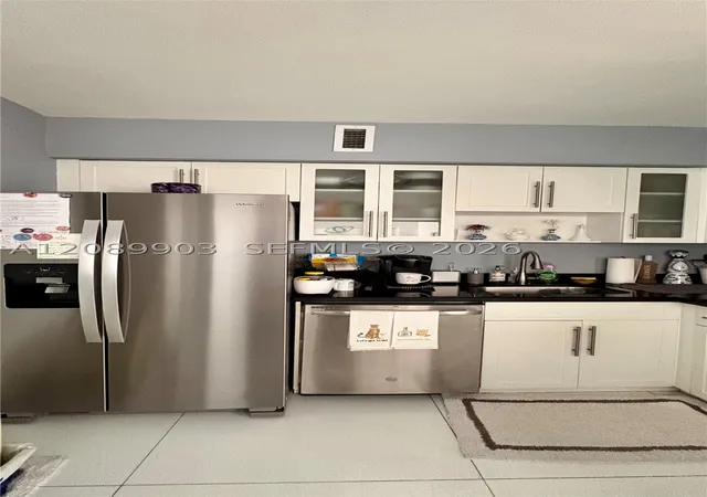 Photo 4 of Condo for sale at 5700 Collins Ave #11B, Miami Beach, FL 33140 | MLS# A12089903 | Listing updated on 2026-09-17