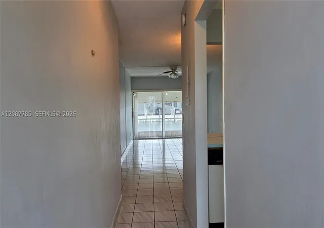 Photo 4 of House for sale at 450 Paradise Isle Blvd #109, Hallandale Beach, FL 33009 | MLS# A12087785 | Listing updated on 2026-09-16