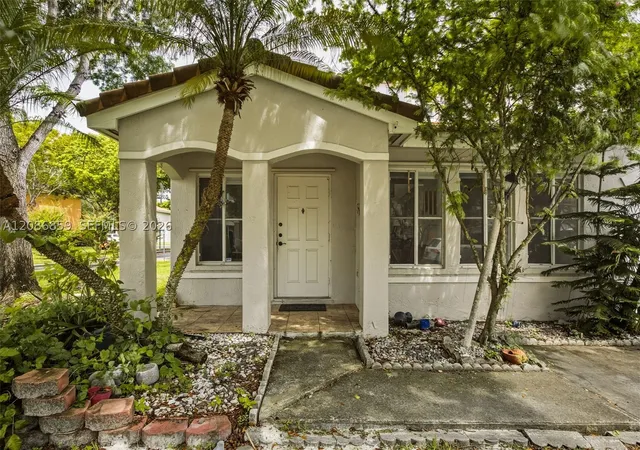 Photo 3 of Townhouse for sale at 16525 Sw 97th Terrace, Miami, FL 33196 | MLS# A12086859 | Listing updated on 2026-09-16
