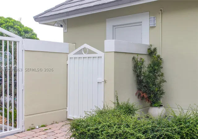 Photo 3 of Townhouse for sale at 4759 NW 98th Place, Doral, FL 33178 | MLS# A12089863 | Listing updated on 2026-09-17