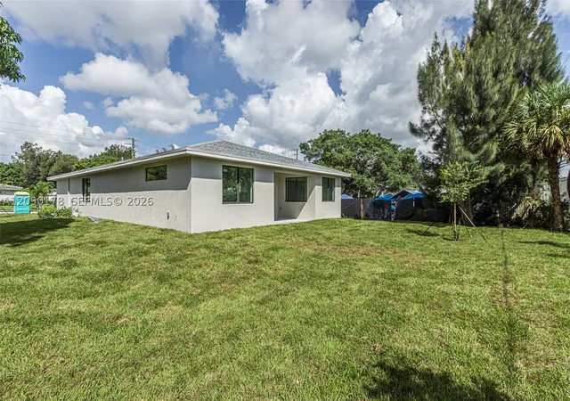 Photo 3 of Single family home for sale at 2960 Nw 24th Avenue, Oakland Park, FL 33311 | MLS# A12090178 | Listing updated on 2026-09-17