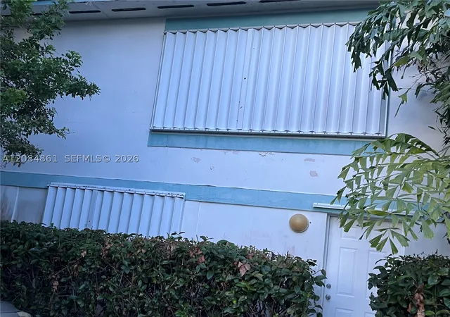 Photo 3 of Single family home for sale at 7711 Ctr Bay Dr, North Bay Village, FL 33141 | MLS# A12084861 | Listing updated on 2026-09-17