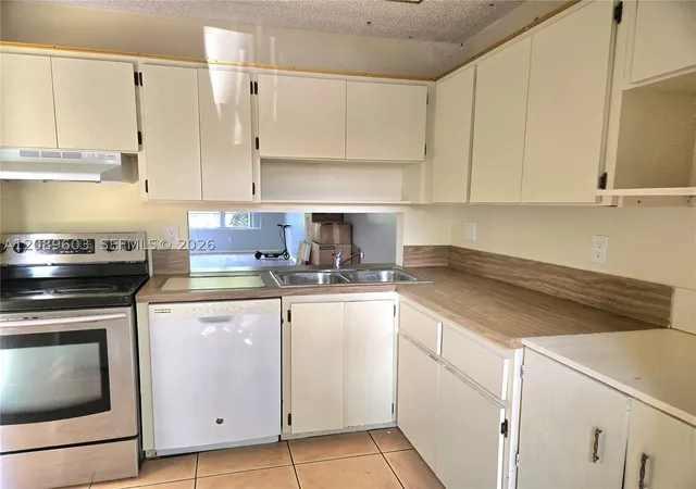 Photo 2 of Single family home for sale at 842 Banks #842, Coconut Creek, FL 33063 | MLS# A12089603 | Listing updated on 2026-09-17