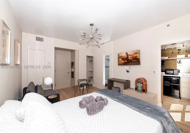 Photo 2 of Condo for sale at 918 Ocean Dr #206, Miami Beach, FL 33139 | MLS# A12090453 | Listing updated on 2026-09-17