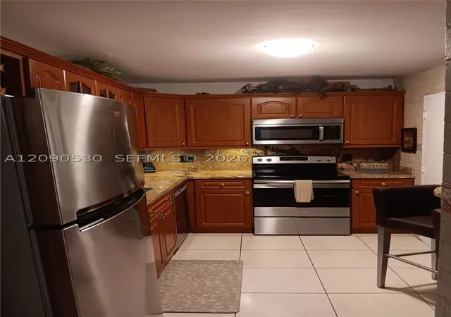 Photo 2 of Condo for sale at 9225 Collins Ave #1206, Surfside, FL 33154 | MLS# A12090530 | Listing updated on 2026-09-17