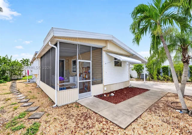 Photo 2 of Manufactured home for sale at 2903 Harbor Ln, Dania Beach, FL 33312 | MLS# A12090431 | Listing updated on 2026-10-07