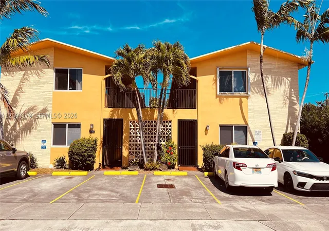 Photo 2 of Condo for sale at 1733 Mayo St #11, Hollywood, FL 33020 | MLS# A12090179 | Listing updated on 2026-09-17