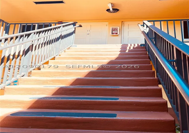 Listing Photo 4 - Condo for sale in building located at 1733 Mayo St, Hollywood, FL 33020 - Unit #11