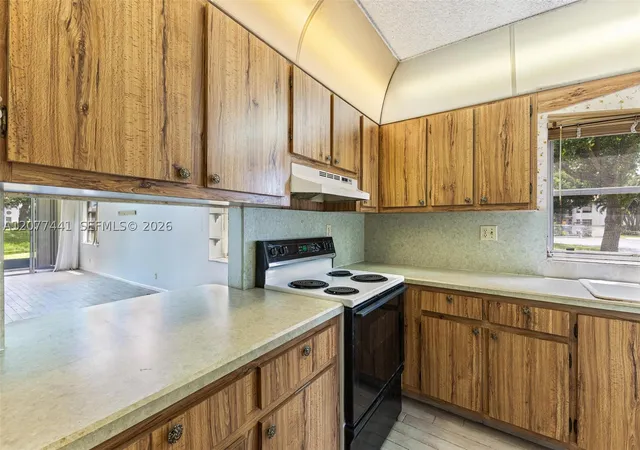 Listing Photo 4 - Condo for sale in building located at 5883 Sugar Palm Ct, Delray Beach, FL 33484 - Unit #C