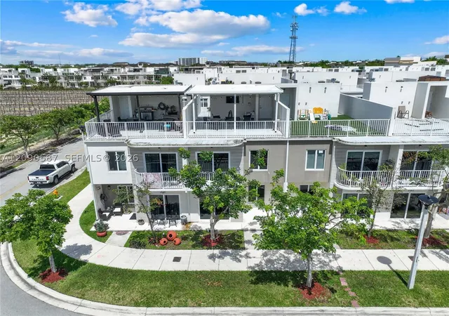 Photo 1 of Townhouse for sale at 25813 Sw 145th Avenue, Homestead, FL 33032 | MLS# A12090587 | Listing updated on 2026-09-16
