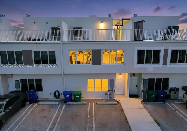 Photo 3 of Townhouse for sale at 25813 Sw 145th Avenue, Homestead, FL 33032 | MLS# A12090587 | Listing updated on 2026-09-16
