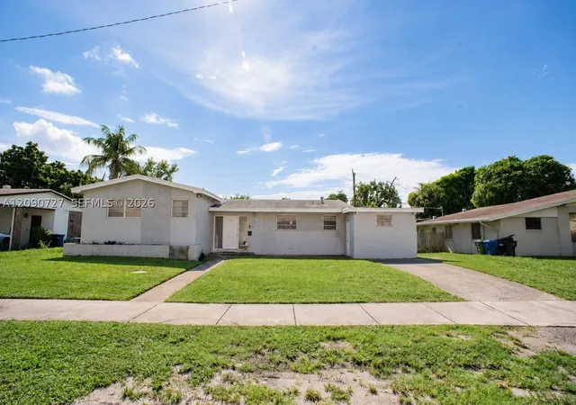 Photo 3 of Single family home for sale at 500 East Dr, North Miami Beach, FL 33162 | MLS# A12090727 | Listing updated on 2026-09-17