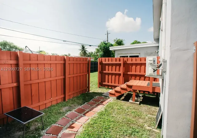 Photo 4 of Single family home for sale at 500 East Dr, North Miami Beach, FL 33162 | MLS# A12090727 | Listing updated on 2026-09-17