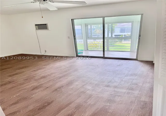 Listing Photo 4 - Condo for sale in building located at 19 Newport, Deerfield Beach, FL 33442 - Unit #A