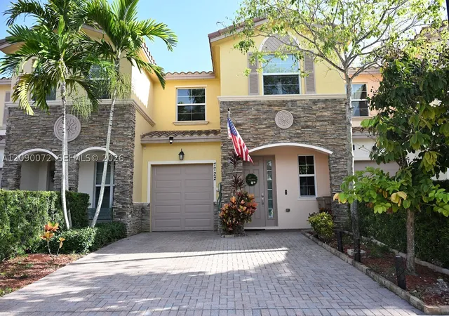 Townhouse for sale at 7722 SW 52nd Place, Davie, FL 33328 | MLS# A12090072