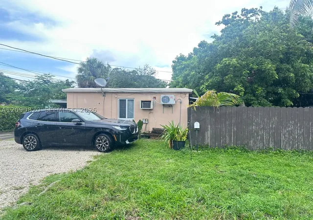Photo 2 of Multi family home for sale at 1503 N 20th Avenue, Hollywood, FL 33020 | MLS# A12090820 | Listing updated on 2026-09-17