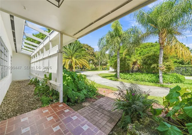 Photo 3 of Single family home for sale at 7420 Sw 130th Street, Pinecrest, FL 33156 | MLS# A12090447 | Listing updated on 2026-10-05