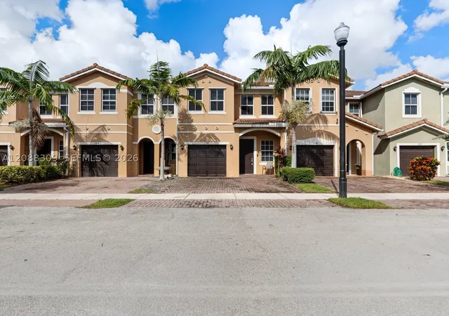Photo 2 of Townhouse for sale at 1386 Se 23rd Terrace, Homestead, FL 33035 | MLS# A12088309 | Listing updated on 2026-10-03