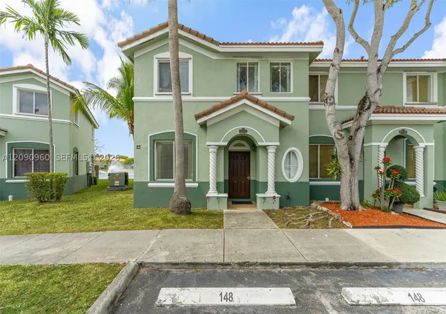 Photo 1 of Single family home for sale at 2712 Se 15th Place, Homestead, FL 33035 | MLS# A12090960 | Listing updated on 2026-09-17