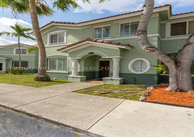 Photo 2 of Single family home for sale at 2712 Se 15th Place, Homestead, FL 33035 | MLS# A12090960 | Listing updated on 2026-09-17