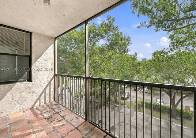 Photo 2 of Condo for sale at 6800 Cypress Rd #411, Plantation, FL 33317 | MLS# A12091006 | Listing updated on 2026-10-01