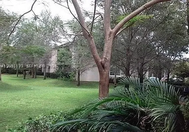 Photo 3 of Townhouse for sale at 739 Nw 42nd Avenue, Plantation, FL 33317 | MLS# A12091172 | Listing updated on 2026-09-18