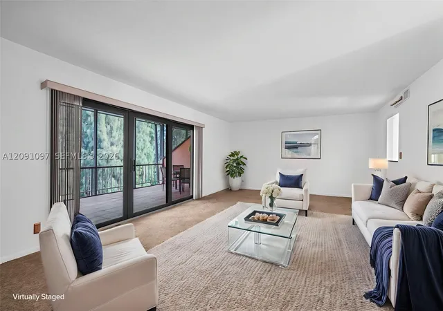 Photo 2 of Sale Pending at 430 Commodore Dr #304, Plantation, FL 33325 | MLS# A12091097 | Listing updated on 2026-10-05