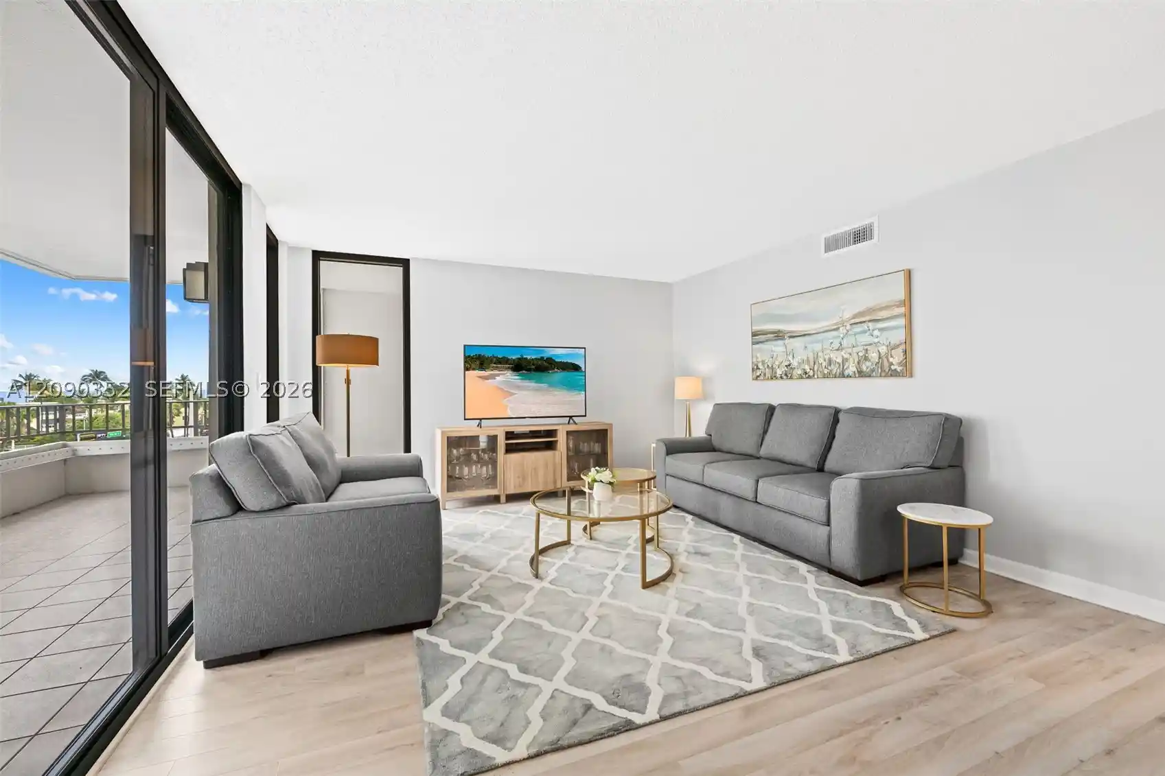 Listing Photo 2 - Condo for sale in 1401 S Ocean Blvd located at 1401 S Ocean Blvd, Fort Lauderdale, FL 33432 - Unit #407
