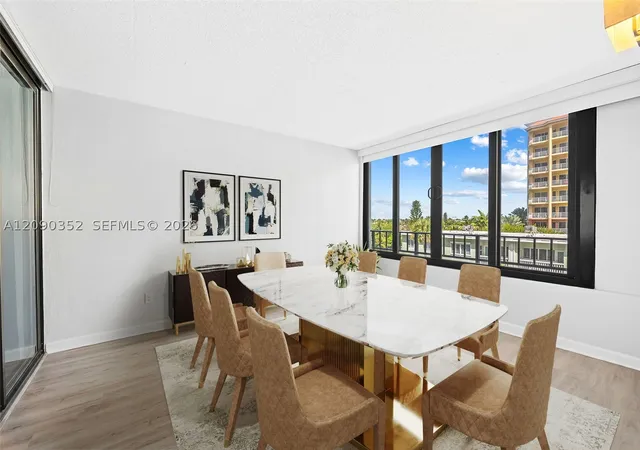 Listing Photo 5 - Condo for sale in building located at 1401 S Ocean Blvd, Fort Lauderdale, FL 33432 - Unit #407