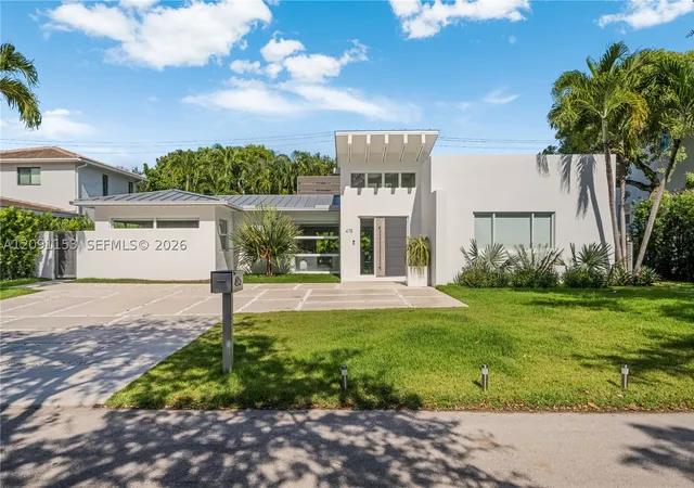 Photo 2 of Single family home for sale at 475 Woodcrest Rd, Key Biscayne, FL 33149 | MLS# A12091153 | Listing updated on 2026-09-18