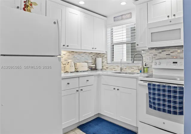 Photo 2 of Condo for sale at 1720 Jefferson St #407, Hollywood, FL 33020 | MLS# A12091065 | Listing updated on 2026-09-18