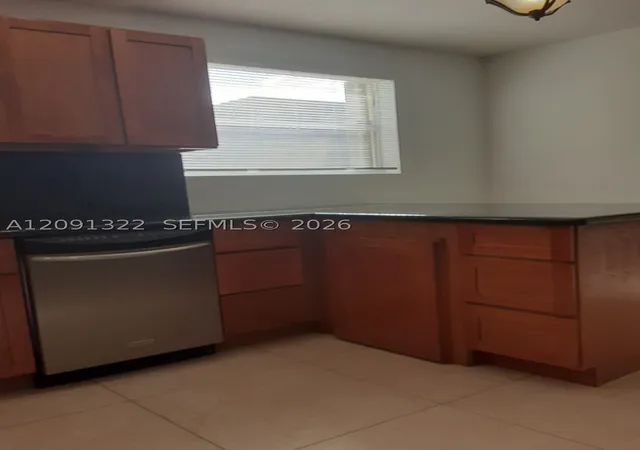 Photo 3 of Condo for sale at 2200 Taylor St #101, Hollywood, FL 33020 | MLS# A12091322 | Listing updated on 2026-09-18