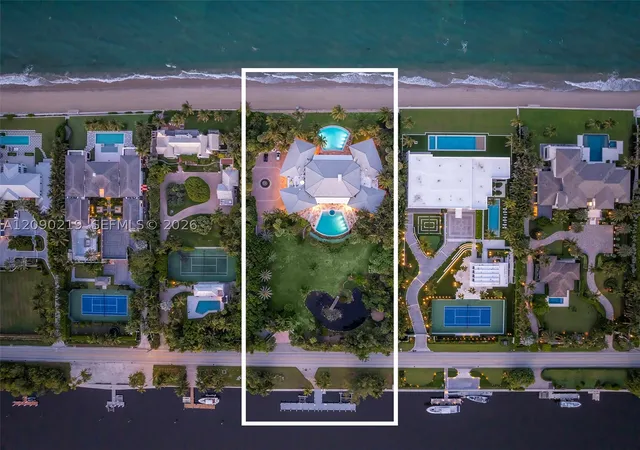 Photo 2 of Mansion for sale at 960 S Ocean Blvd, Manalapan, FL 33462 | MLS# A12090219 | Listing updated on 2026-09-28
