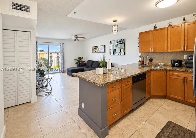 4550 NW 9th Street #901E
