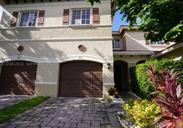 Photo 3 of Townhouse for sale at 331 Ne 47th Place #331, Deerfield Beach, FL 33064 | MLS# A12081822 | Listing updated on 2026-10-06