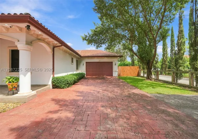 Photo 3 of Single family home for sale at 29415 Sw 197th Avenue, Homestead, FL 33030 | MLS# A12087225 | Listing updated on 2026-10-07