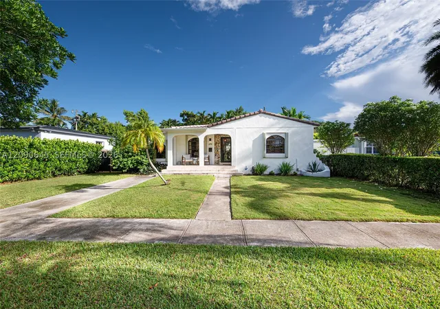 Photo 2 of Sale Pending at 6751 SW 30th Street, Miami, FL 33155 | MLS# A12090645 | Listing updated on 2026-10-01